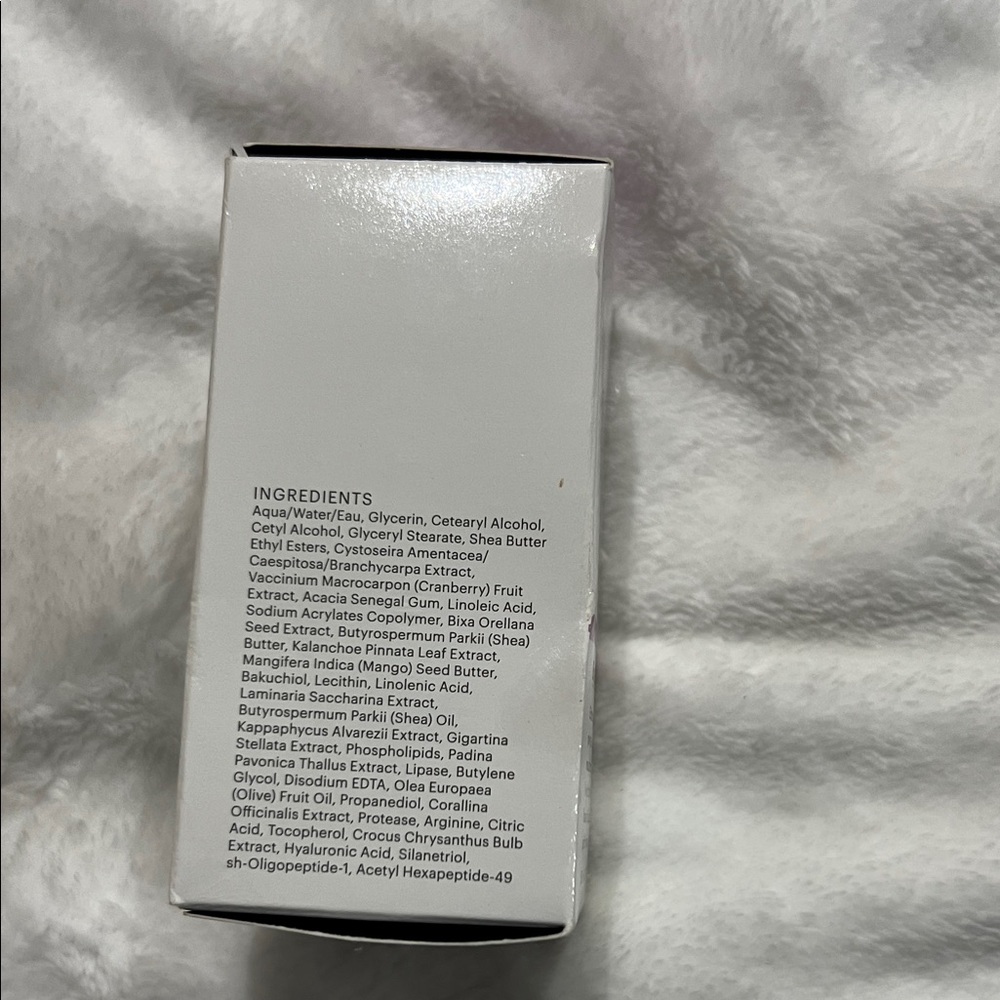 Glo Skin Beauty Bio-Renew EGF Cream - White and Purple Accents - Picture 3 of 6